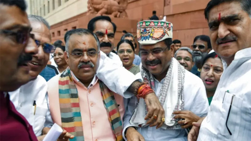 ধর্মেন্দ্র প্রধানকে ঘিরে লোকসভায় বিজেপি-কংগ্রেস তীব্র বিতর্ক
