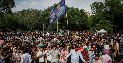 দিল্লিতে শিক্ষার্থীদের সমর্থনে জনজোয়ার