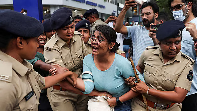 বিক্ষোভকারীরা থানা থেকে ছাড়া পেয়েই যাচ্ছেন যন্তর মন্তরে
