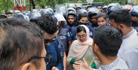 হবিগঞ্জে এনসিপির গাড়িবহরে বারবার পুলিশের বাধা, সড়কে নেতাদের অবস্থান