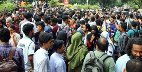 মন্ত্রীর পদত্যাগের দাবি বাদ দিয়ে ৬ প্রস্তাব শিক্ষার্থীদের