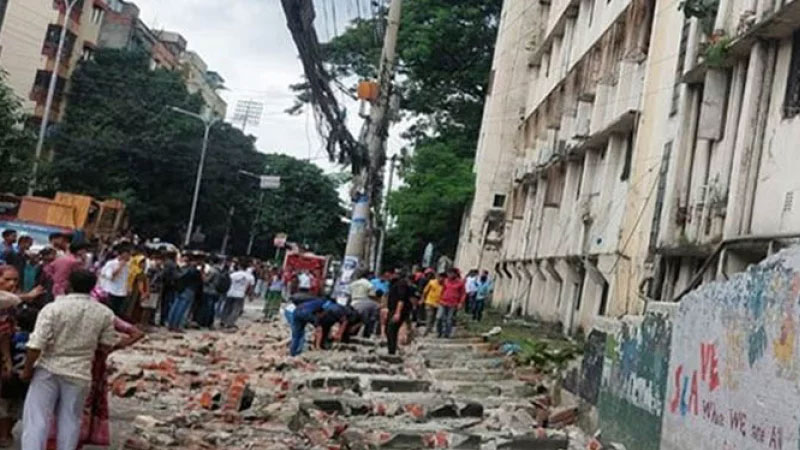 মিরপুরে কলেজের দেয়াল ধসে নিহত ২
