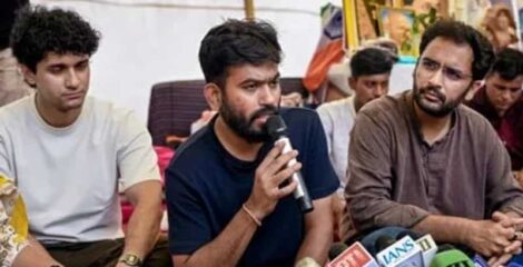আবার আন্দোলনের হুঁশিয়ারি ককরোচ জনতা পার্টির