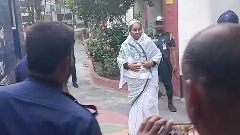 স্বামীকে শেষ বিদায় জানাতে প্যারোলে মুক্তি পেলেন দীপু মনি