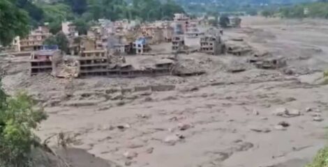 নেপালে পাহাড়ি ঢলে আটকে পশ্চিমবঙ্গের ৩৯ পর্যটক, নিখোঁজ ৩৭