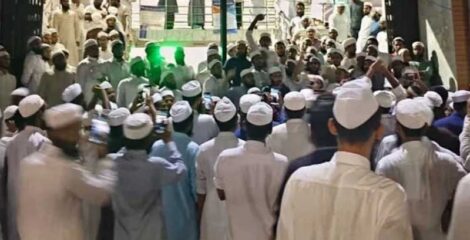 হাসনাত আবদুল্লাহর বক্তব্যের প্রতিবাদে মধ্যরাতে মাদরাসাছাত্রদের বিক্ষোভ