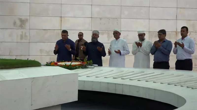 জিয়াউর রহমান ও খালেদা জিয়ার সমাধিতে শ্রদ্ধা নব নির্বাচিত রাষ্ট্রপতির
