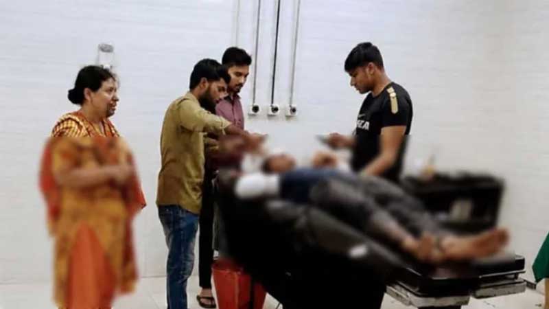 প্রেমের প্রস্তাব প্রত্যাখ্যান করায় তরুণীর হাত বিচ্ছিন্ন, জখম বাবা-মাও