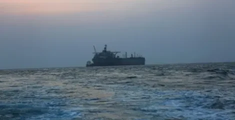 হরমুজে কমলো জাহাজ চলাচল, ঊর্ধ্বমুখী তেলের বাজার