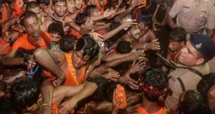 ভারতে মন্দিরে পদদলিত হয়ে ৭ জনের মৃত্যু
