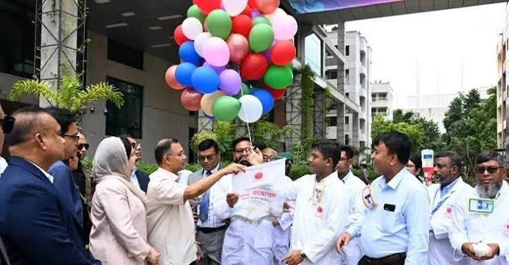 চিকিৎসকদের ওপর বিশ্বাস না থাকলে রোগীদের বিদেশমুখিতা বন্ধ হবে না : প্রধানমন্ত্রী