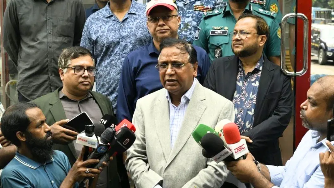 শাহবাগে চালু হলো আধুনিক স্বয়ংক্রিয় ট্রাফিক সিগন্যাল ব্যবস্থা