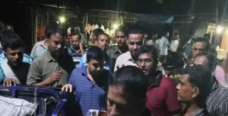 জয়পুরহাটে পাচারকালে সরকারি ২০ বস্তা সার জব্দ করেছে স্থানীয় প্রশাসন
