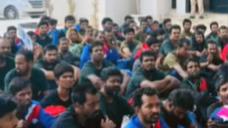 লিবিয়া থেকে ফিরলেন আটক ১৬৮ বাংলাদেশি