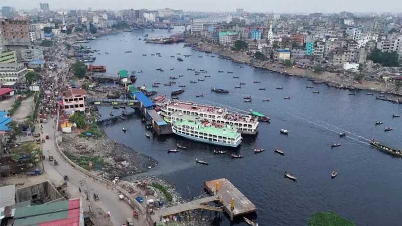 বুড়িগঙ্গার প্লাস্টিক বর্জ্য ১৫ দিনে সরানোর নির্দেশ হাইকোর্টের
