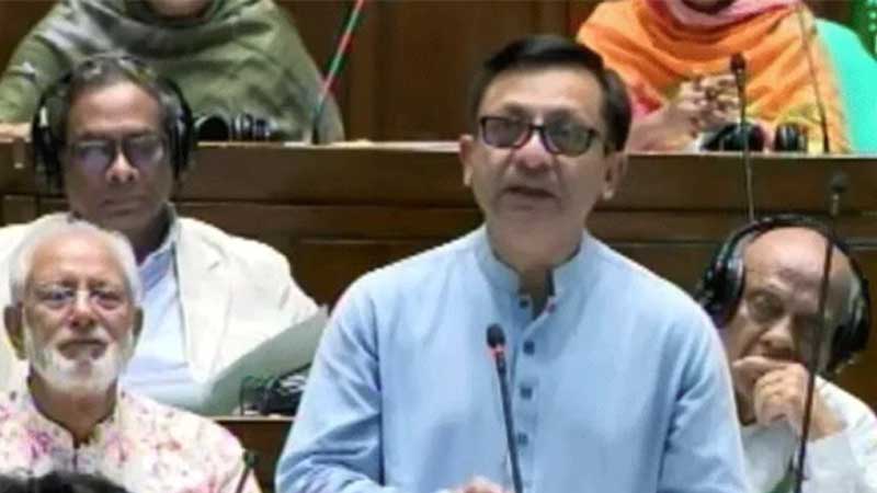 তিন বছরে চার শতাধিক পোশাক কারখানা বন্ধ: বাণিজ্যমন্ত্রী