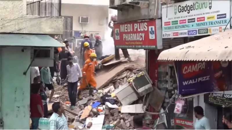 দিল্লিতে ছাত্রাবাস ধসে নিহত বেড়ে ৫, আটকা অন্তত ৫০