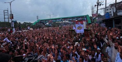 ১১ দলীয় ঐক্যের লংমার্চে ফেনীতে মানুষের ঢল