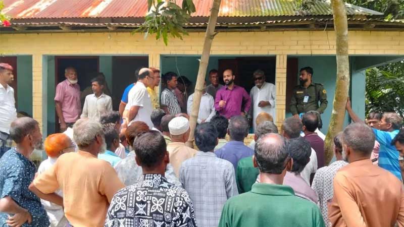 জামালপুরে বেশি দামে সার বিক্রি, বিক্রেতাকে জরিমানা