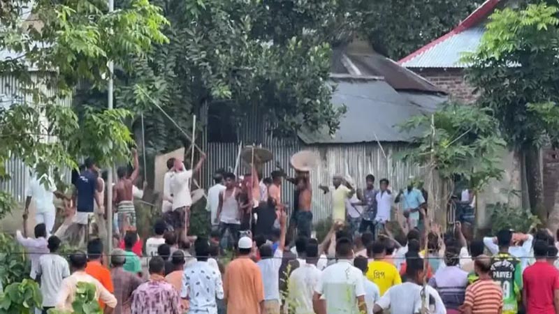 বরযাত্রীর গাড়ি আটকে ’মিষ্টির টাকা’ দাবি, সংঘর্ষে বরসহ আহত ৫০