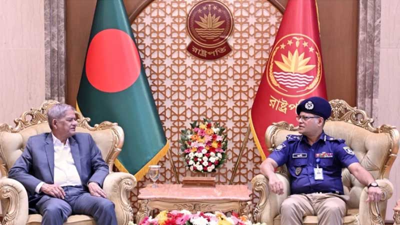 আইনশৃঙ্খলা রক্ষায় পুলিশকে নিষ্ঠার আহ্বান রাষ্ট্রপতির