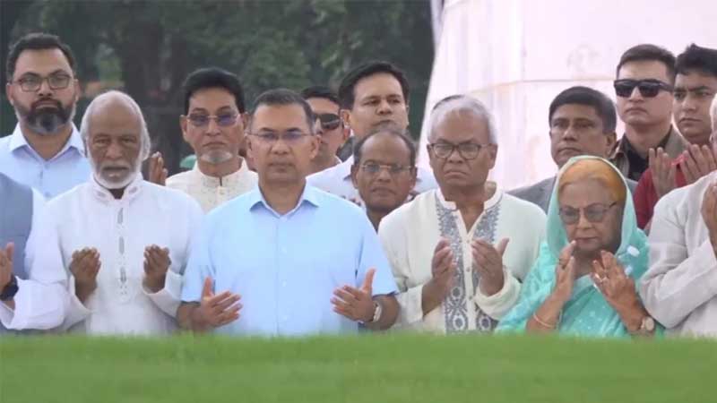 প্রতিষ্ঠাবার্ষিকীতে শহীদ জিয়া ও খালেদা জিয়ার সমাধিতে প্রধানমন্ত্রীর শ্রদ্ধা