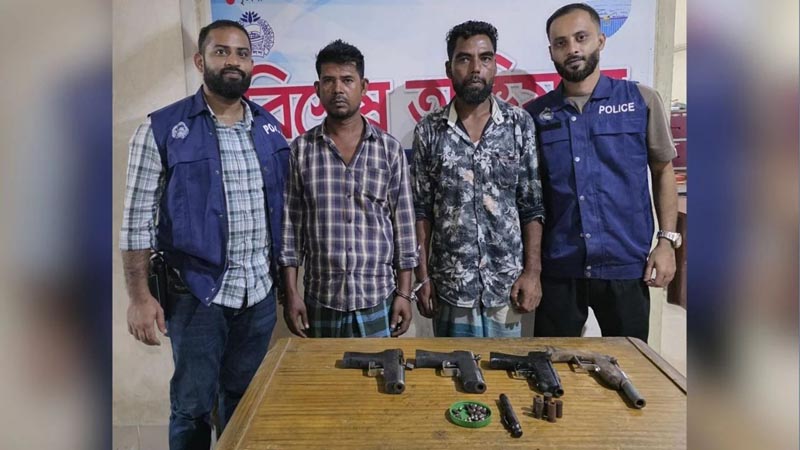 অবৈধ অস্ত্র তৈরির কারখানায় পুলিশের অভিযান, গ্রেপ্তার ২
