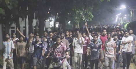 উত্তাল চট্টগ্রাম প্রকৌশল ও প্রযুক্তি বিশ্ববিদ্যালয় : হুমকি দিয়ে আন্দোলন দমানো যাবে না
