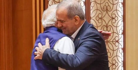 ভারতের সাথে সম্পর্ক জোরদার: মোদিকে ইরান সফরের আমন্ত্রণ জানিয়ে দিল্লি ছাড়লেন পেজেশকিয়ান