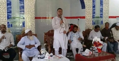 সিরাজগঞ্জে মসজিদের ভেতর চেয়ার-সোফা বসে এমপির সভা, সমালোচনার ঝড়