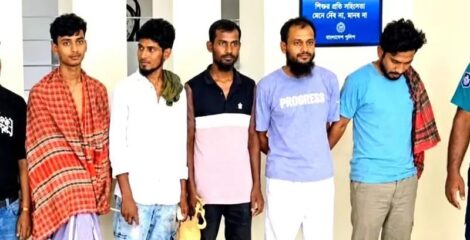টঙ্গীতে পুলিশকে  রেললাইনের পাথর ছুড়ে আসামি ছিনতাই, আটক ৫