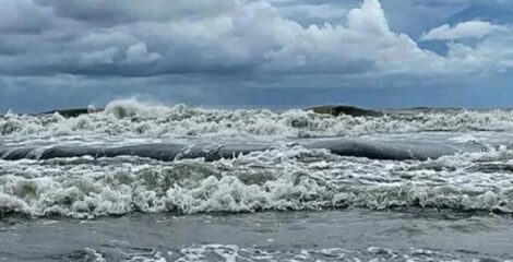 সাগরে সুস্পষ্ট লঘুচাপের সৃষ্টি: ধেয়ে আসছে ঘূর্ণিঝড়, আবহাওয়া অধিদপ্তরের সতর্কতা জারি