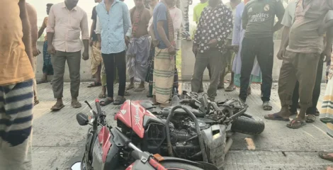 প্রাণ হারাল চালক ও আরোহী