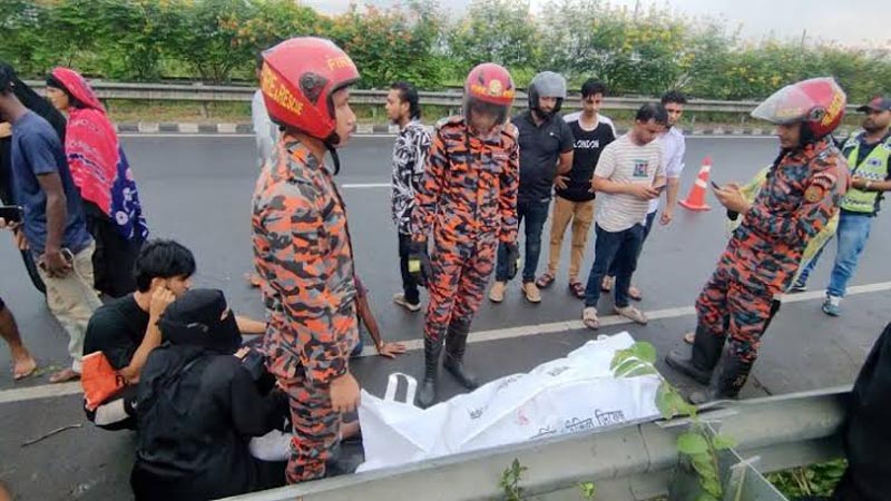 একই স্থানে পরপর দুই  দুর্ঘটনা: ঢাকা-মাওয়া এক্সপ্রেসওয়েতে প্রাণ গেল একজনের
