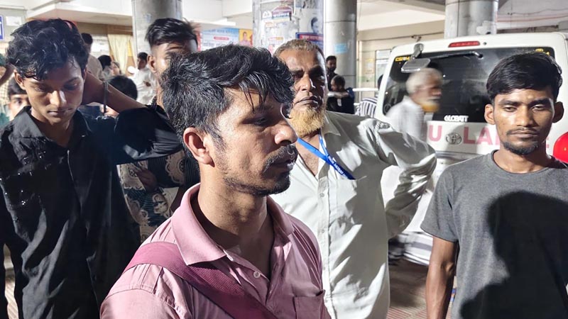 রোগী ও মরদেহ নিয়ে চরম বিপাকে স্বজনরা