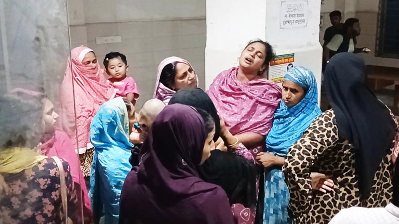 নিজের বাসের চাকায় পিষ্ট হয়ে মর্মান্তিক মৃত্যু মালিকের