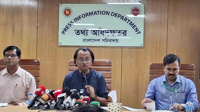 এলপিজি সিন্ডিকেটের বিরুদ্ধে জিরো টলারেন্স: বেশি দাম নিলেই ব্যবস্থা, হুঁশিয়ারি উপদেষ্টার