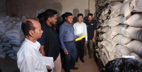 লাইসেন্স ছাড়া সরকারি গম মজুত: চট্টগ্রামে বেসরকারি গুদামে অভিযান ৩ লাখ টাকা জরিমানা