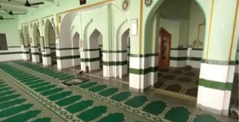 মোদির বাসভবনের পাশের ঐতিহাসিক রেসকোর্স মসজিদ ৬ দিনের মধ্যে খালি করার নির্দেশ