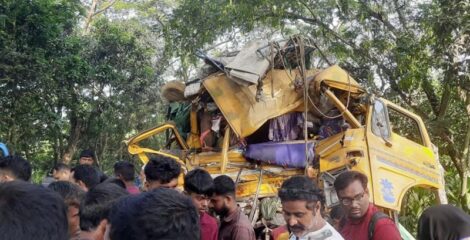নাটোরে বাস-ট্রাক সংঘর্ষে ১৪ প্রাণহানি