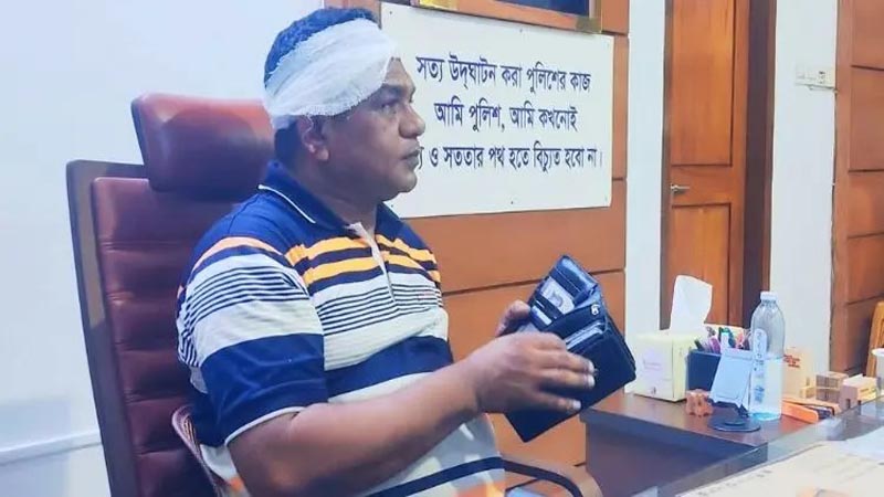 ধর্ষণচেষ্টার আসামিকে ধরতে গিয়ে হামলার শিকার ওসি, ইটপাটকেলে গুরুতর আহত