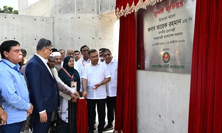 জুলাই স্মৃতিস্তম্ভ ও আধুনিকায়িত ওসমানী উদ্যান উদ্বোধন প্রধানমন্ত্রীর