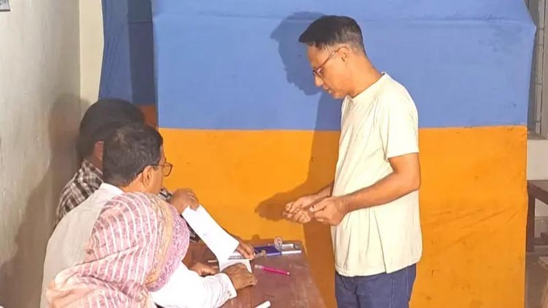 কড়া নিরাপত্তায় চলছে ঠাকুরগাঁও-১ আসনের উপ-নির্বাচনে ভোটগ্রহণ 